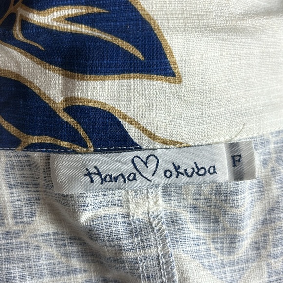 Beautiful Hana Okuba Cream Waistcoat with Blue and Gold Flowers - Picture 7 of 8